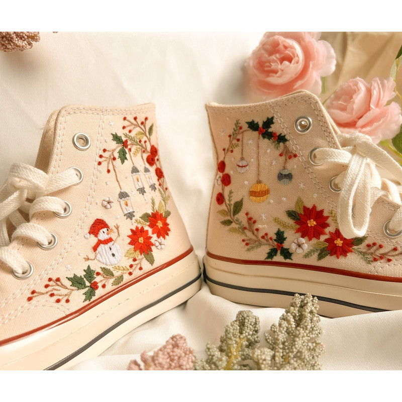 Custom Floral Embroidered Shoes, Handmade Embroidered Converse, Converse Custom, Converse Wreath Flower, Custom Flower Chuck Taylor 1970s - 7.jpg