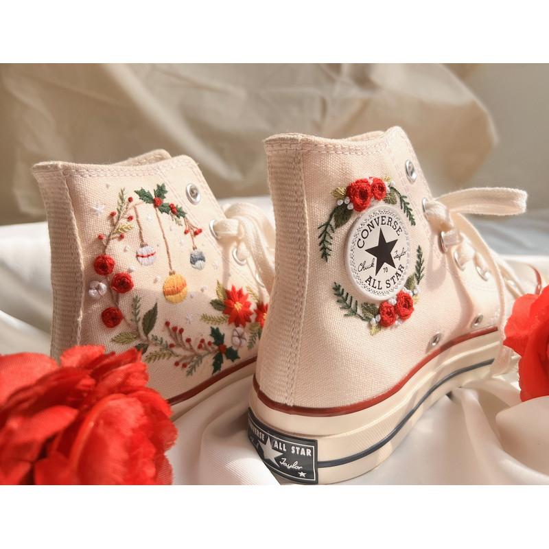 Custom Floral Embroidered Shoes, Handmade Embroidered Converse, Converse Custom, Converse Wreath Flower, Custom Flower Chuck Taylor 1970s - 8.jpg