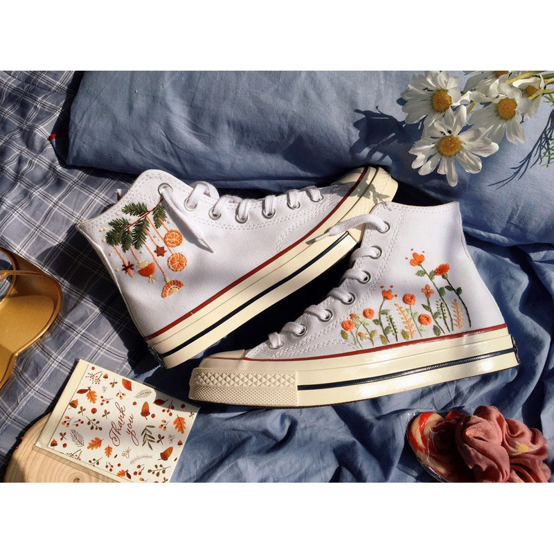 Custom Floral Embroidered Shoes, Handmade Embroidered Converse, Converse Custom, Converse Wreath Flower, Custom Flower Chuck Taylor 1970s - 7.jpg