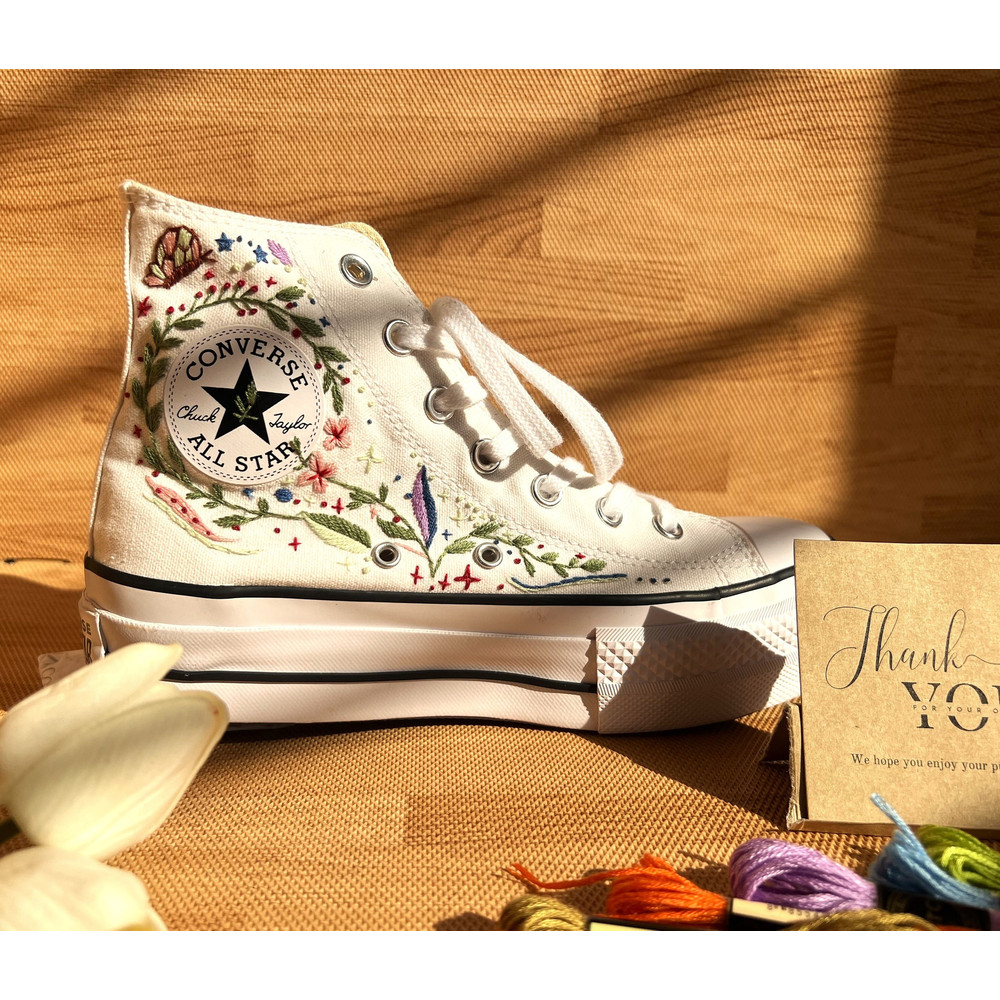 Custom Floral Embroidered Shoes, Handmade Embroidered Converse, Converse Custom, Converse Wreath Flower, Custom Flower Chuck Taylor 1970s - 7.jpg