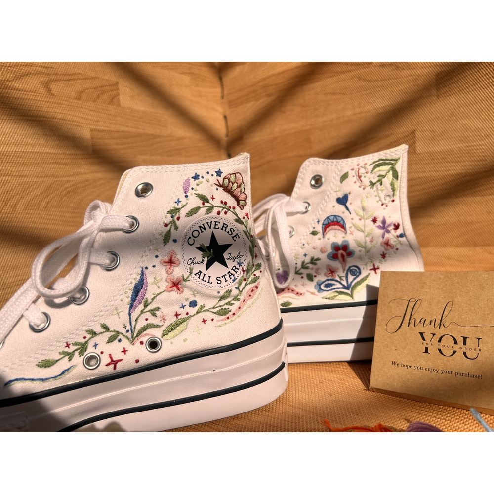 Custom Floral Embroidered Shoes, Handmade Embroidered Converse, Converse Custom, Converse Wreath Flower, Custom Flower Chuck Taylor 1970s - 9.jpg