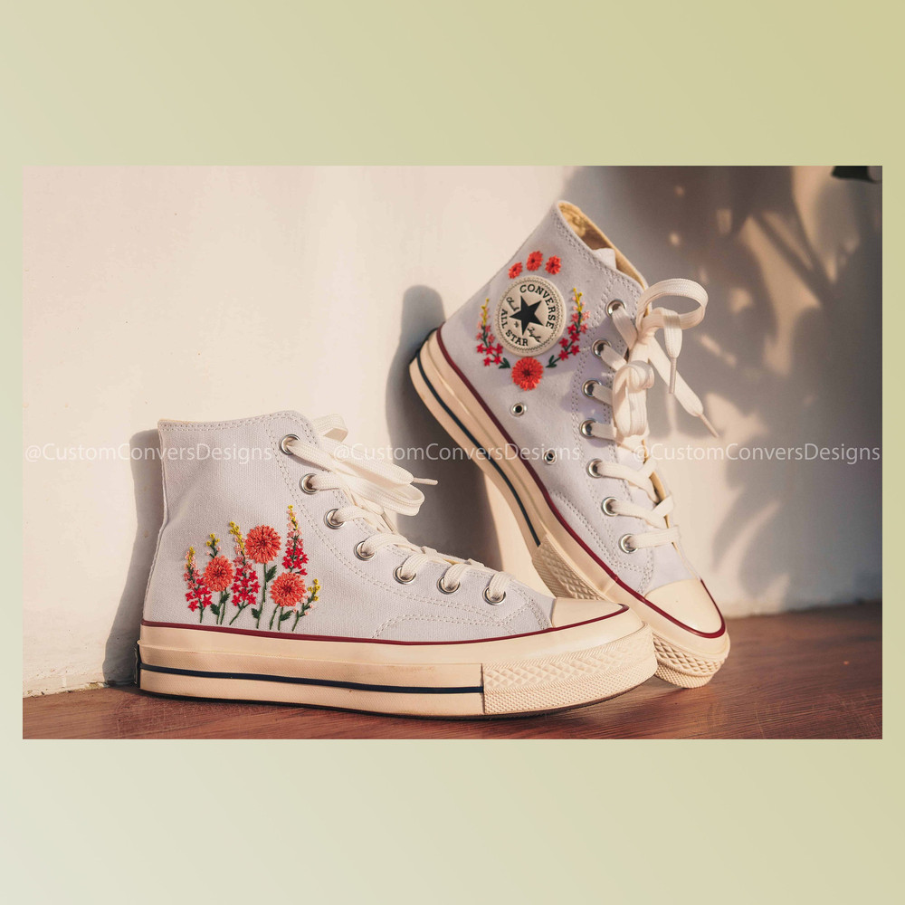 Custom Floral Embroidered Shoes, Handmade Embroidered Converse, Converse Custom, Converse Wreath Flower, Custom Flower Chuck Taylor 1970s - 1.jpg