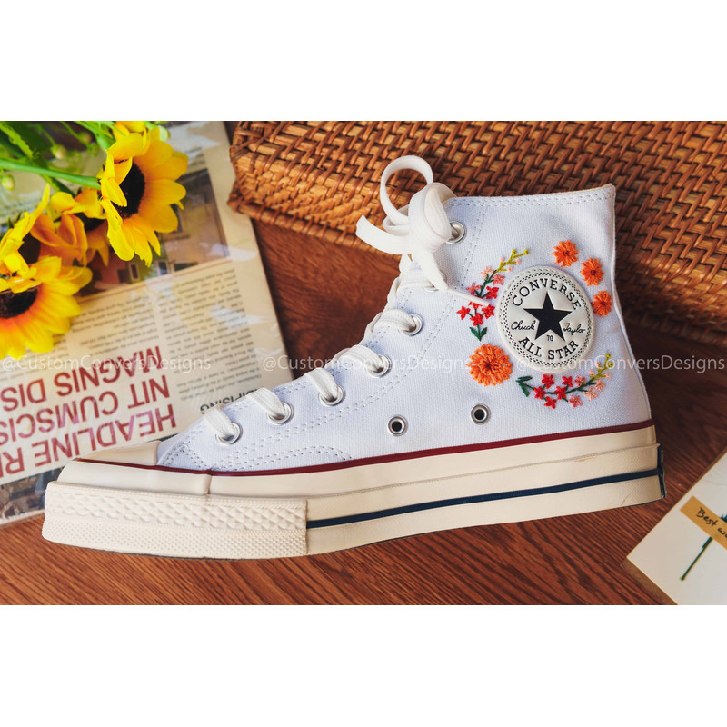 Custom Floral Embroidered Shoes, Handmade Embroidered Converse, Converse Custom, Converse Wreath Flower, Custom Flower Chuck Taylor 1970s - 10.jpg