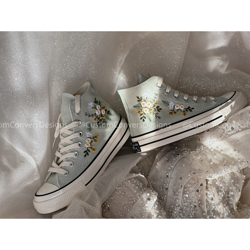 Custom Floral Embroidered Shoes, Handmade Embroidered Converse, Converse Custom, Converse Wreath Flower, Custom Flower Chuck Taylor 1970s - 10.jpg