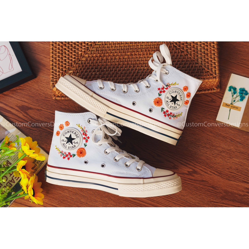Custom Floral Embroidered Shoes, Handmade Embroidered Converse, Converse Custom, Converse Wreath Flower, Custom Flower Chuck Taylor 1970s - 8.jpg