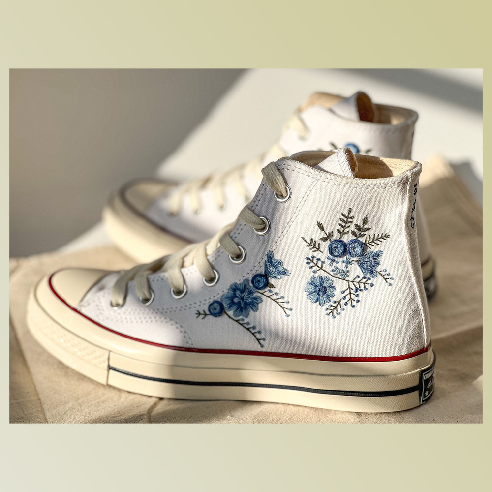 Custom Floral Embroidered Shoes, Handmade Embroidered Converse, Converse Custom, Converse Wreath Flower, Custom Flower Chuck Taylor 1970s - 1.jpg