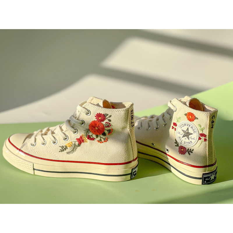 Custom Floral Embroidered Shoes, Handmade Embroidered Converse, Converse Custom, Converse Wreath Flower, Custom Flower Chuck Taylor 1970s - 5.jpg