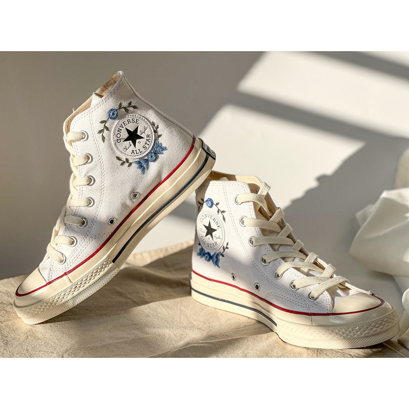 Custom Floral Embroidered Shoes, Handmade Embroidered Converse, Converse Custom, Converse Wreath Flower, Custom Flower Chuck Taylor 1970s - 4.jpg