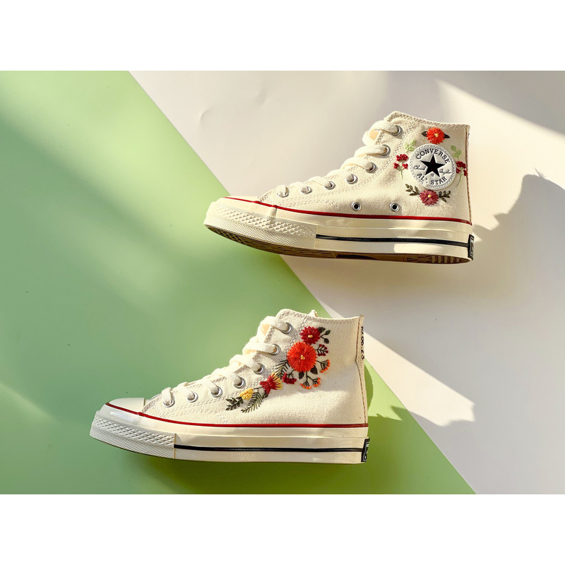Custom Floral Embroidered Shoes, Handmade Embroidered Converse, Converse Custom, Converse Wreath Flower, Custom Flower Chuck Taylor 1970s - 7.jpg