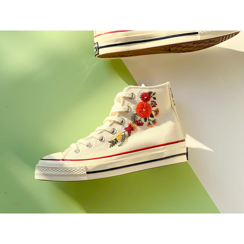 Custom Floral Embroidered Shoes, Handmade Embroidered Converse, Converse Custom, Converse Wreath Flower, Custom Flower Chuck Taylor 1970s - 9.jpg