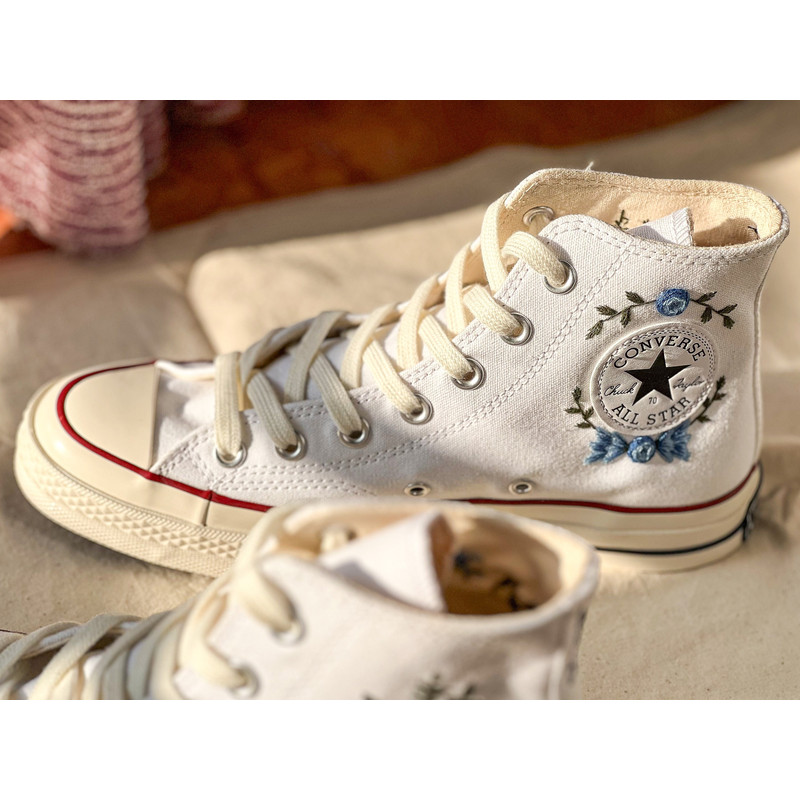 Custom Floral Embroidered Shoes, Handmade Embroidered Converse, Converse Custom, Converse Wreath Flower, Custom Flower Chuck Taylor 1970s - 7.jpg