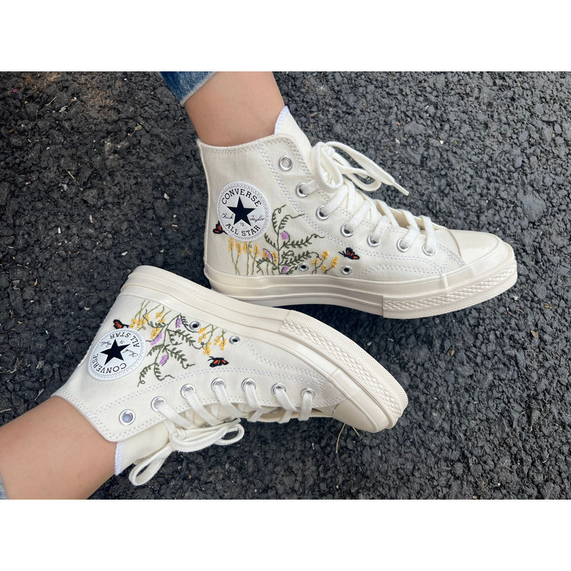 Custom Floral Embroidered Shoes, Handmade Embroidered Converse, Converse Custom, Converse Wreath Flower, Custom Flower Chuck Taylor 1970s - 9.jpg