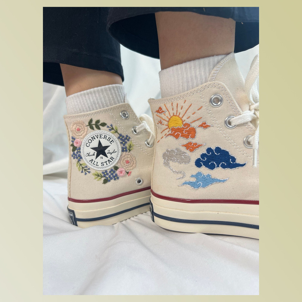 Custom Floral Embroidered Shoes, Handmade Embroidered Converse, Converse Custom, Converse Wreath Flower, Custom Flower Chuck Taylor 1970s - 1.jpg