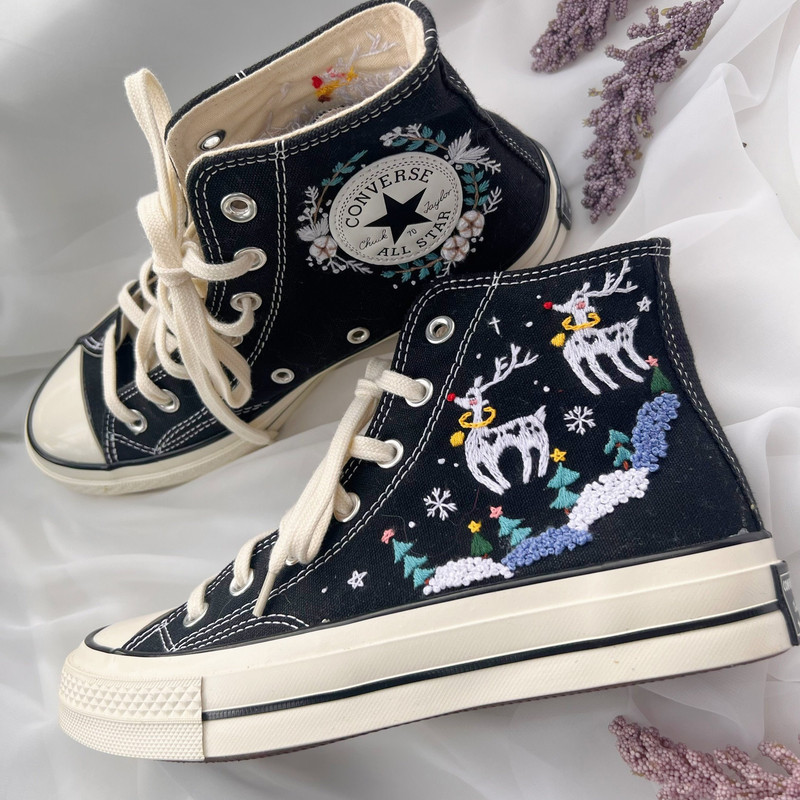 Custom Floral Embroidered Shoes, Handmade Embroidered Converse, Converse Custom, Converse Wreath Flower, Custom Flower Chuck Taylor 1970s - 9.jpg