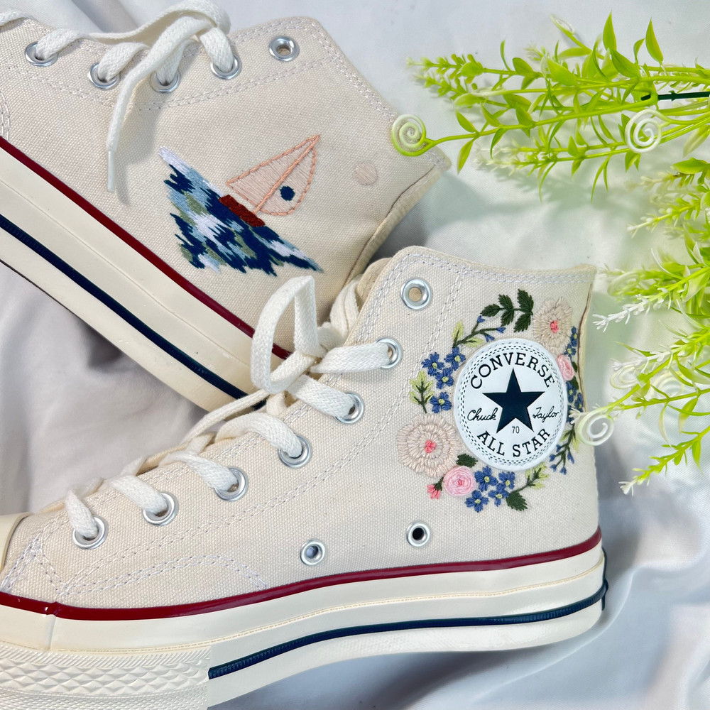 Custom Floral Embroidered Shoes, Handmade Embroidered Converse, Converse Custom, Converse Wreath Flower, Custom Flower Chuck Taylor 1970s - 7.jpg