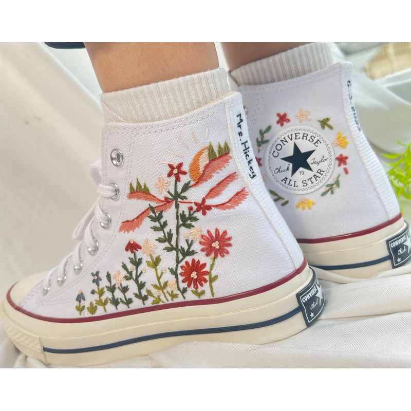 Custom Floral Embroidered Shoes, Handmade Embroidered Converse, Converse Custom, Converse Wreath Flower, Custom Flower Chuck Taylor 1970s - 2.jpg