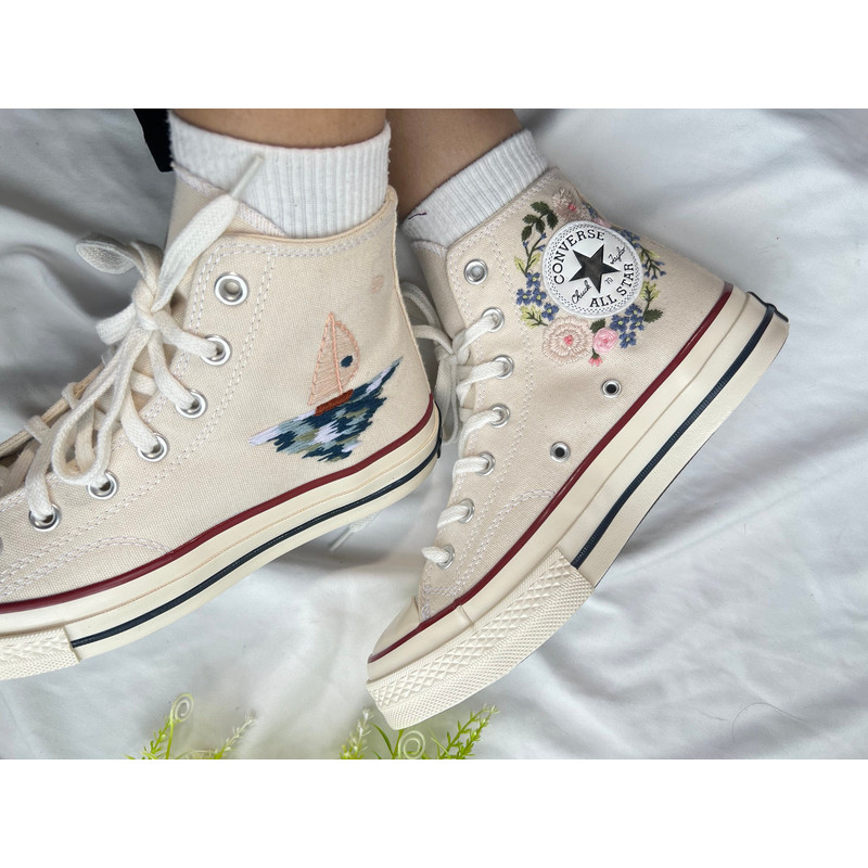Custom Floral Embroidered Shoes, Handmade Embroidered Converse, Converse Custom, Converse Wreath Flower, Custom Flower Chuck Taylor 1970s - 8.jpg
