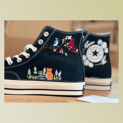 custom floral embroidered shoes, handmade embroidered converse, converse custom, converse wreath flower, custom flower c