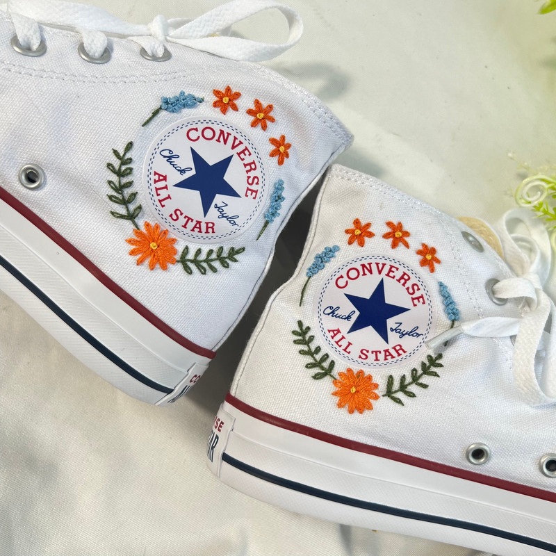 Custom Floral Embroidered Shoes, Handmade Embroidered Converse, Converse Custom, Converse Wreath Flower, Custom Flower Chuck Taylor 1970s - 6.jpg