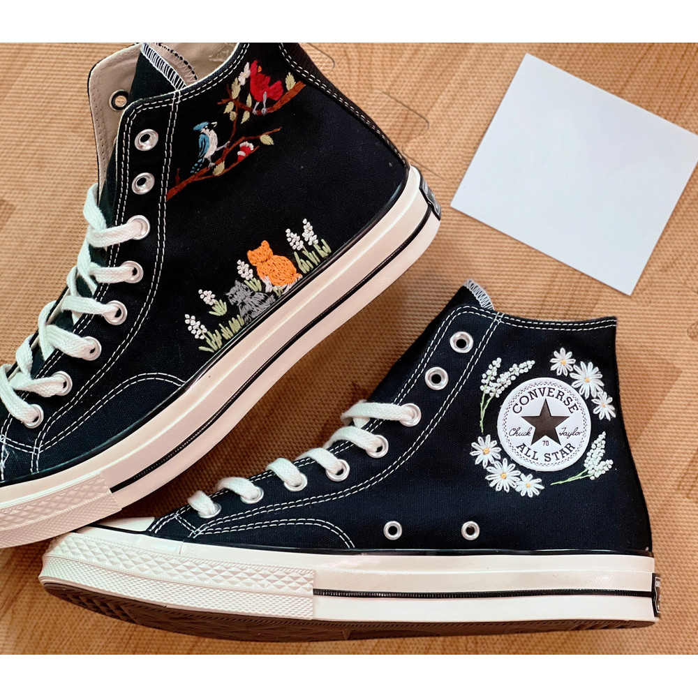 Custom Floral Embroidered Shoes, Handmade Embroidered Converse, Converse Custom, Converse Wreath Flower, Custom Flower Chuck Taylor 1970s - 6.jpg
