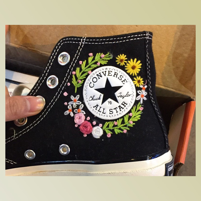 Custom Floral Embroidered Shoes, Handmade Embroidered Converse, Converse Custom, Converse Wreath Flower, Custom Flower Chuck Taylor 1970s - 1.jpg