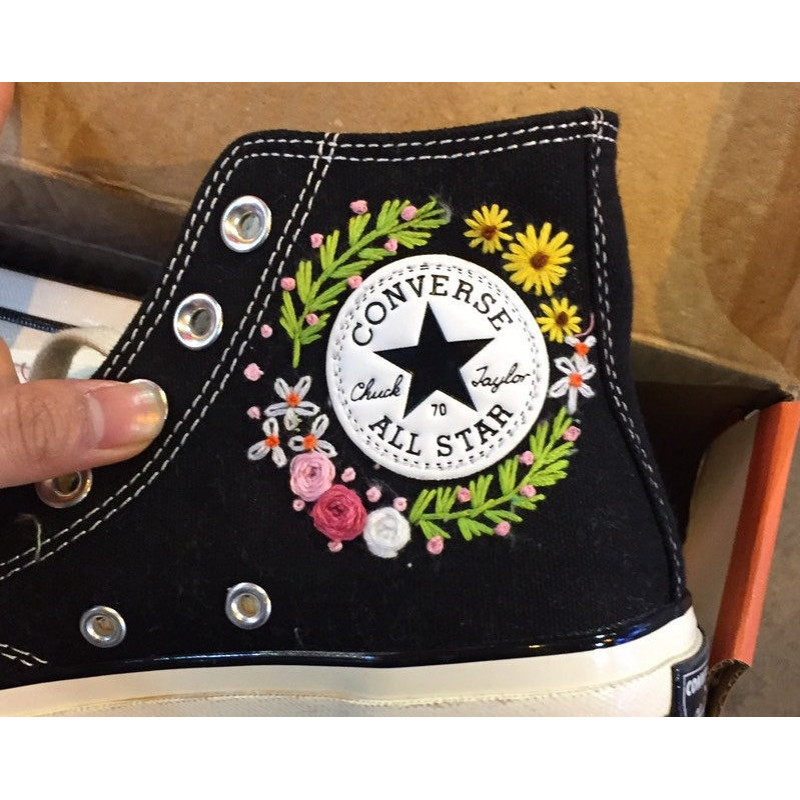 Custom Floral Embroidered Shoes, Handmade Embroidered Converse, Converse Custom, Converse Wreath Flower, Custom Flower Chuck Taylor 1970s - 2.jpg