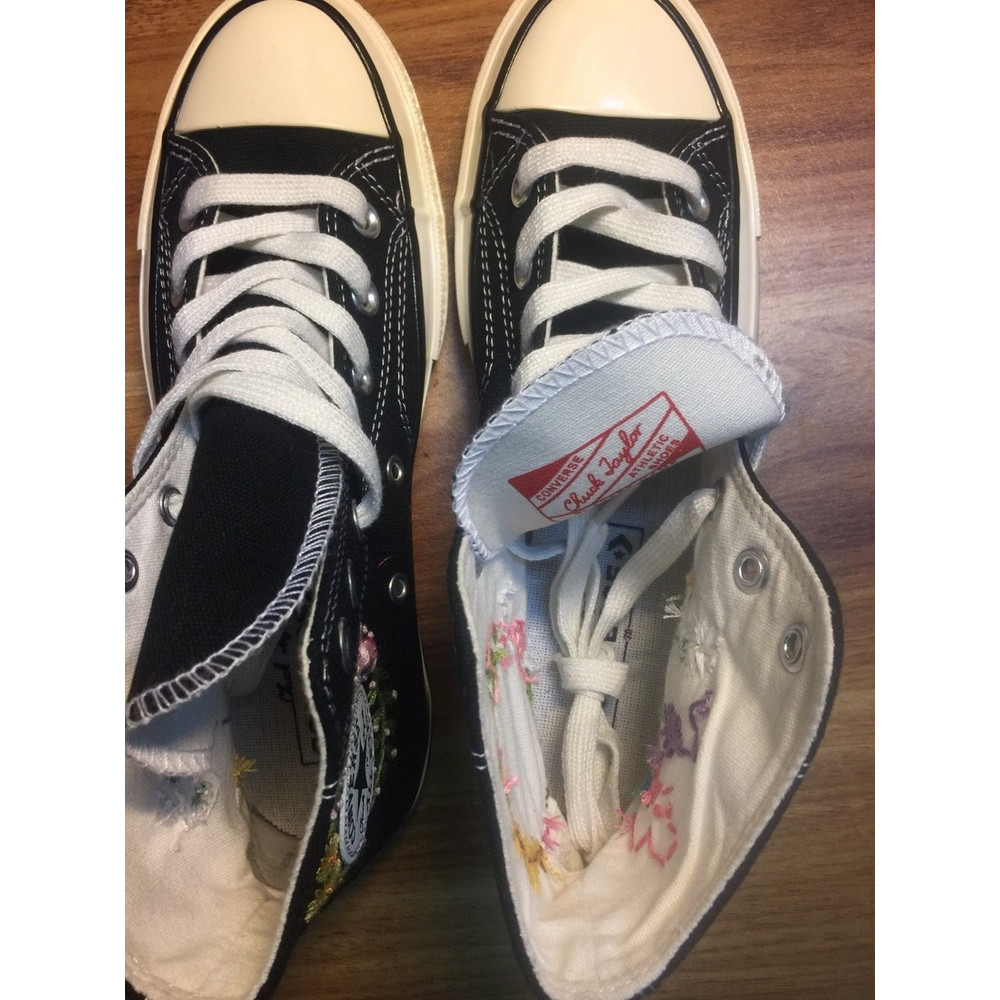 Custom Floral Embroidered Shoes, Handmade Embroidered Converse, Converse Custom, Converse Wreath Flower, Custom Flower Chuck Taylor 1970s - 8.jpg