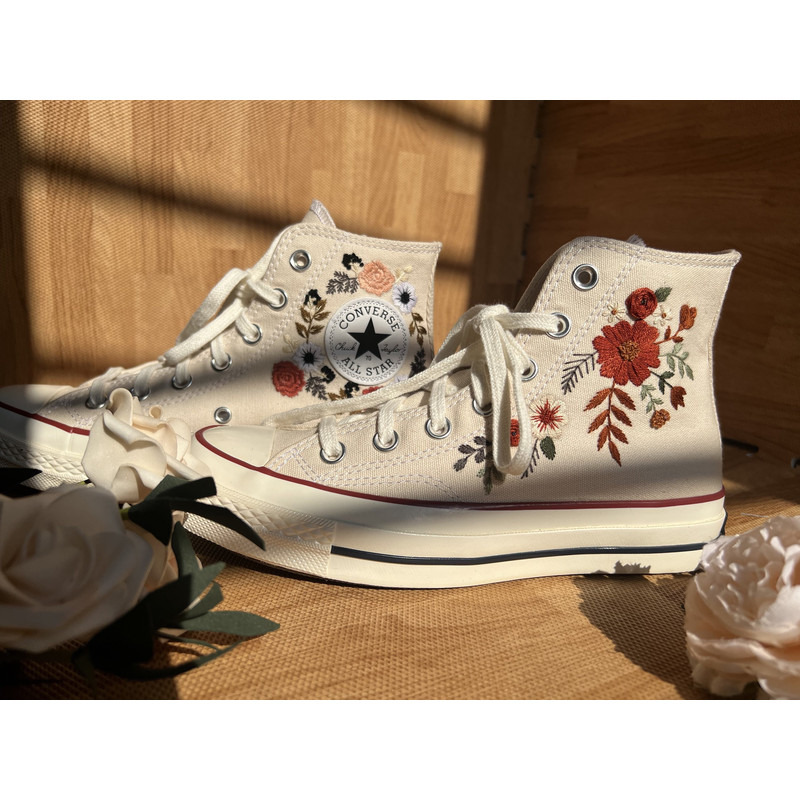 Custom Floral Embroidered Shoes, Handmade Embroidered Converse, Converse Custom, Converse Wreath Flower, Custom Flower Chuck Taylor 1970s - 4.jpg