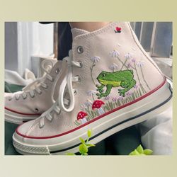 custom floral embroidered shoes, handmade embroidered converse, converse custom, converse wreath flower, custom flower c