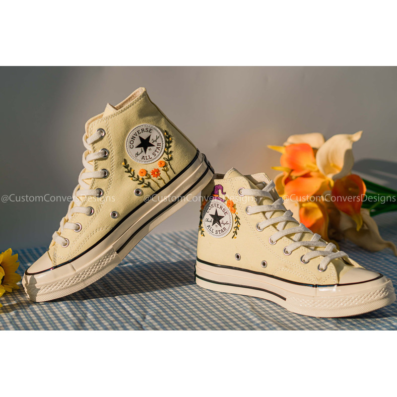 Custom Floral Embroidered Shoes, Handmade Embroidered Converse, Converse Custom, Converse Wreath Flower, Custom Flower Chuck Taylor 1970s - 4.jpg