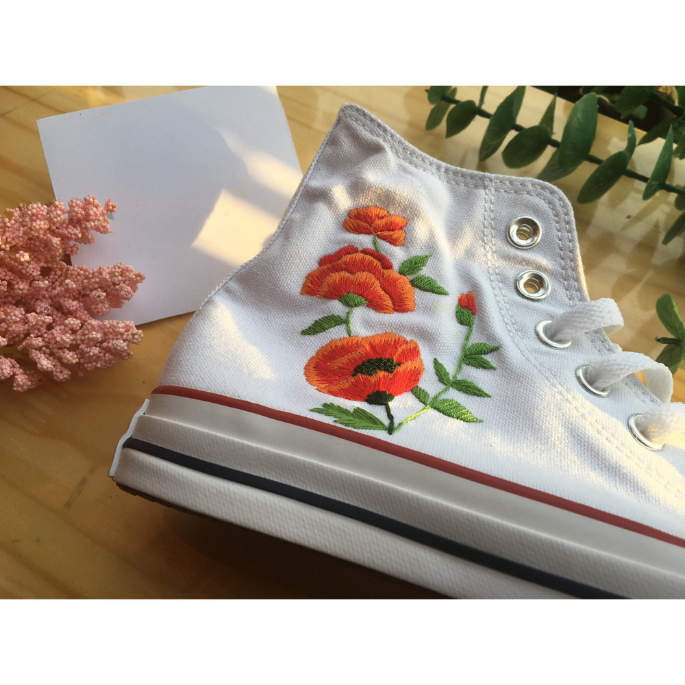 Custom Floral Embroidered Shoes, Handmade Embroidered Converse, Converse Custom, Converse Wreath Flower, Custom Flower Chuck Taylor 1970s - 4.jpg