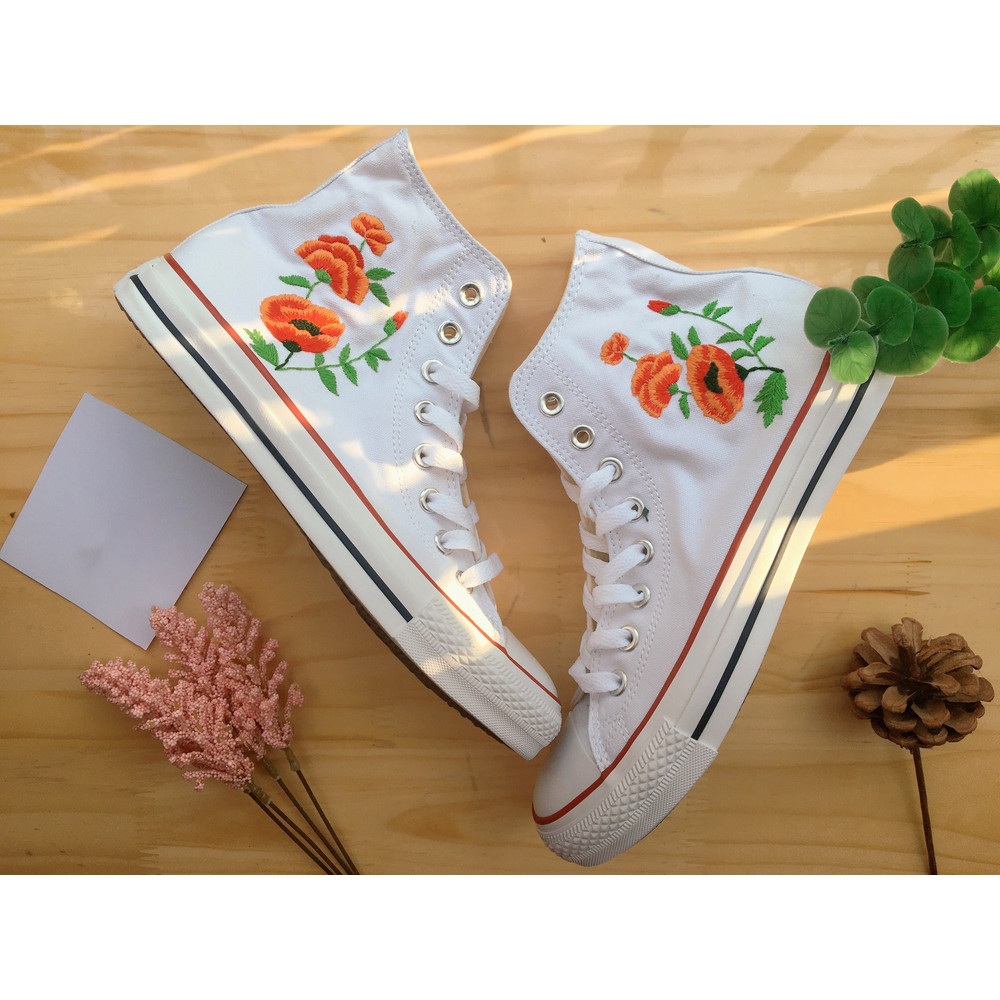 Custom Floral Embroidered Shoes, Handmade Embroidered Converse, Converse Custom, Converse Wreath Flower, Custom Flower Chuck Taylor 1970s - 5.jpg