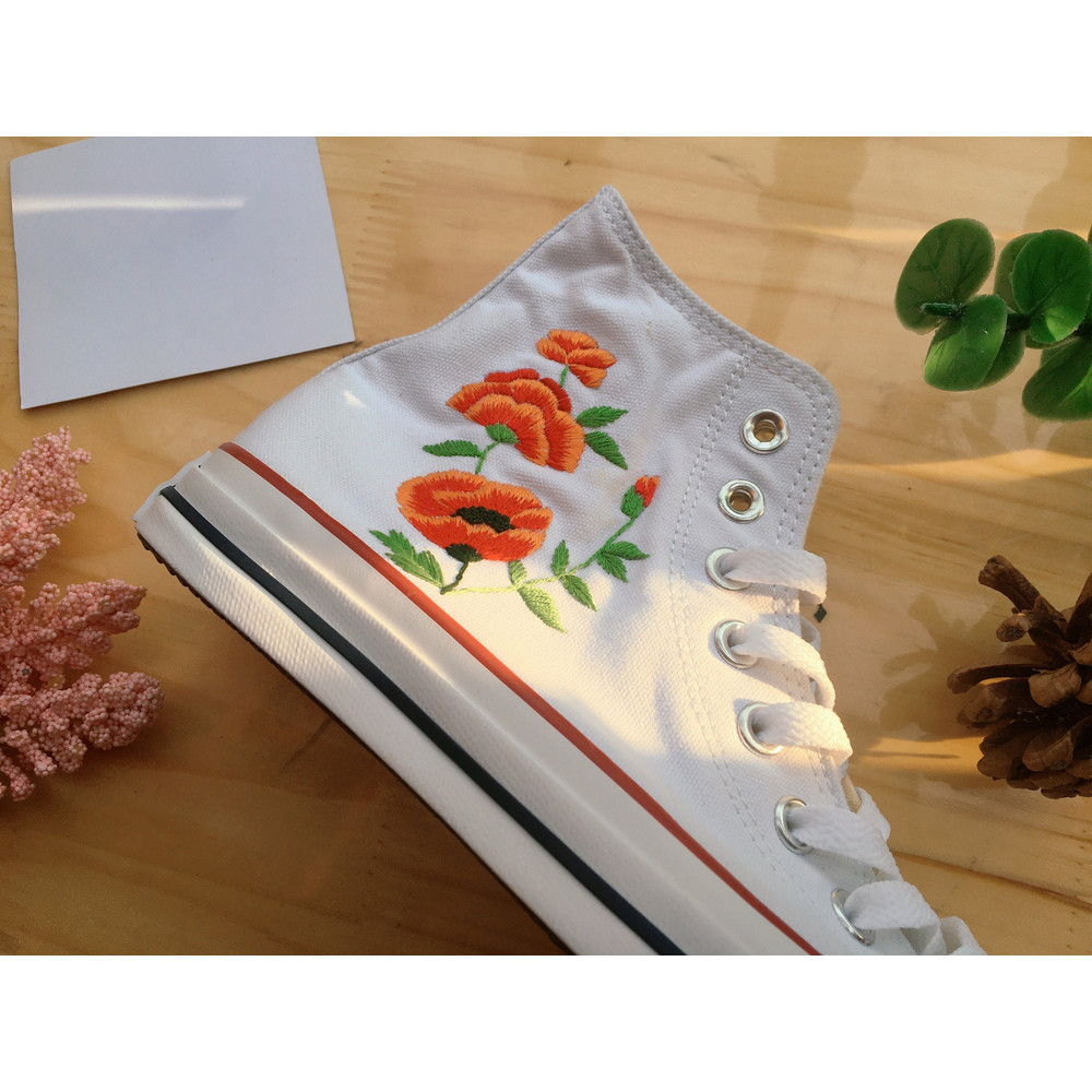 Custom Floral Embroidered Shoes, Handmade Embroidered Converse, Converse Custom, Converse Wreath Flower, Custom Flower Chuck Taylor 1970s - 6.jpg