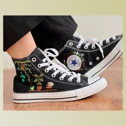 custom floral embroidered shoes, handmade embroidered converse, converse custom, converse wreath flower, custom flower c