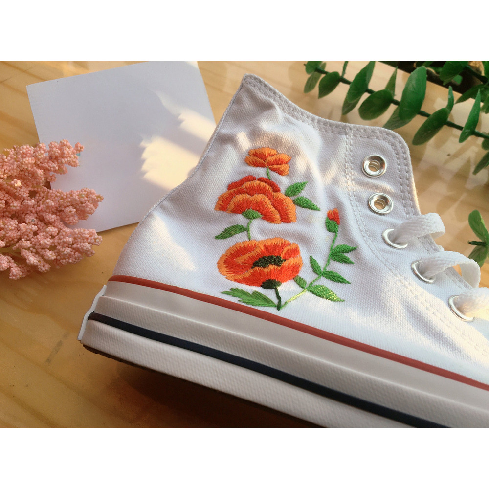 Custom Floral Embroidered Shoes, Handmade Embroidered Converse, Converse Custom, Converse Wreath Flower, Custom Flower Chuck Taylor 1970s - 9.jpg