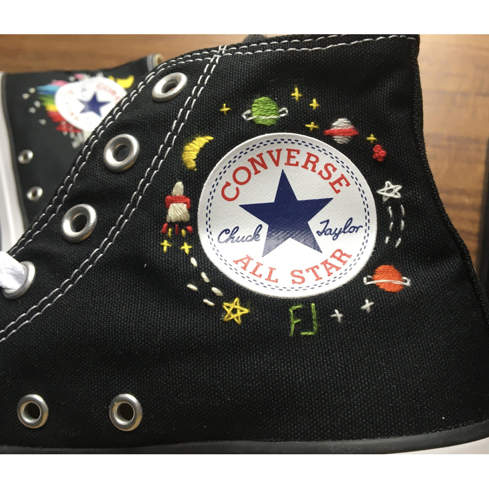 Custom Floral Embroidered Shoes, Handmade Embroidered Converse, Converse Custom, Converse Wreath Flower, Custom Flower Chuck Taylor 1970s - 6.jpg