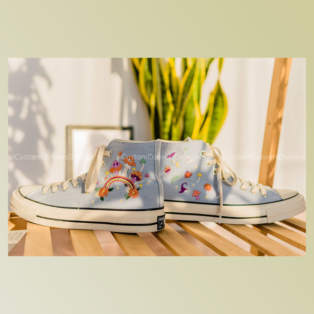 Custom Floral Embroidered Shoes, Handmade Embroidered Converse, Converse Custom, Converse Wreath Flower, Custom Flower Chuck Taylor 1970s - 1.jpg