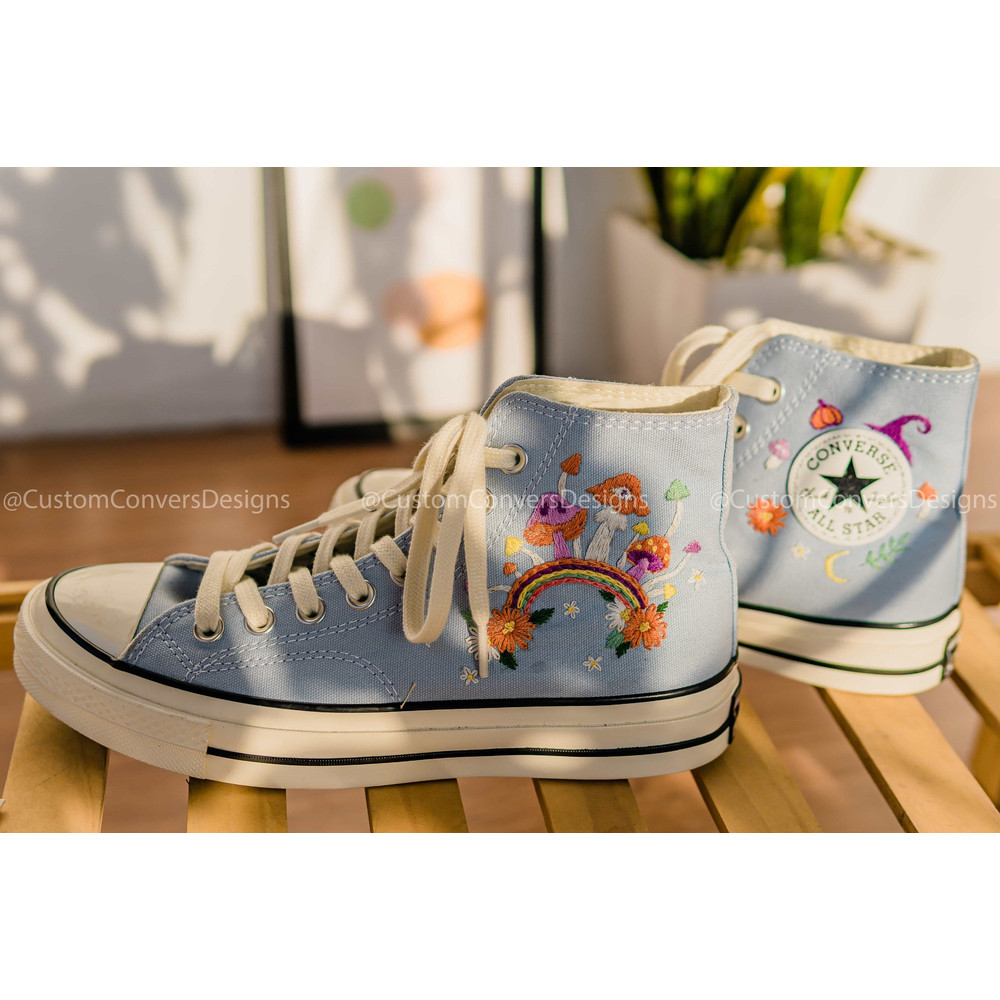 Custom Floral Embroidered Shoes, Handmade Embroidered Converse, Converse Custom, Converse Wreath Flower, Custom Flower Chuck Taylor 1970s - 6.jpg