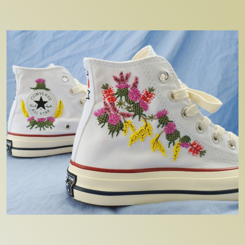 Custom Floral Embroidered Shoes, Handmade Embroidered Converse, Converse Custom, Converse Wreath Flower, Custom Flower Chuck Taylor 1970s - 1.jpg