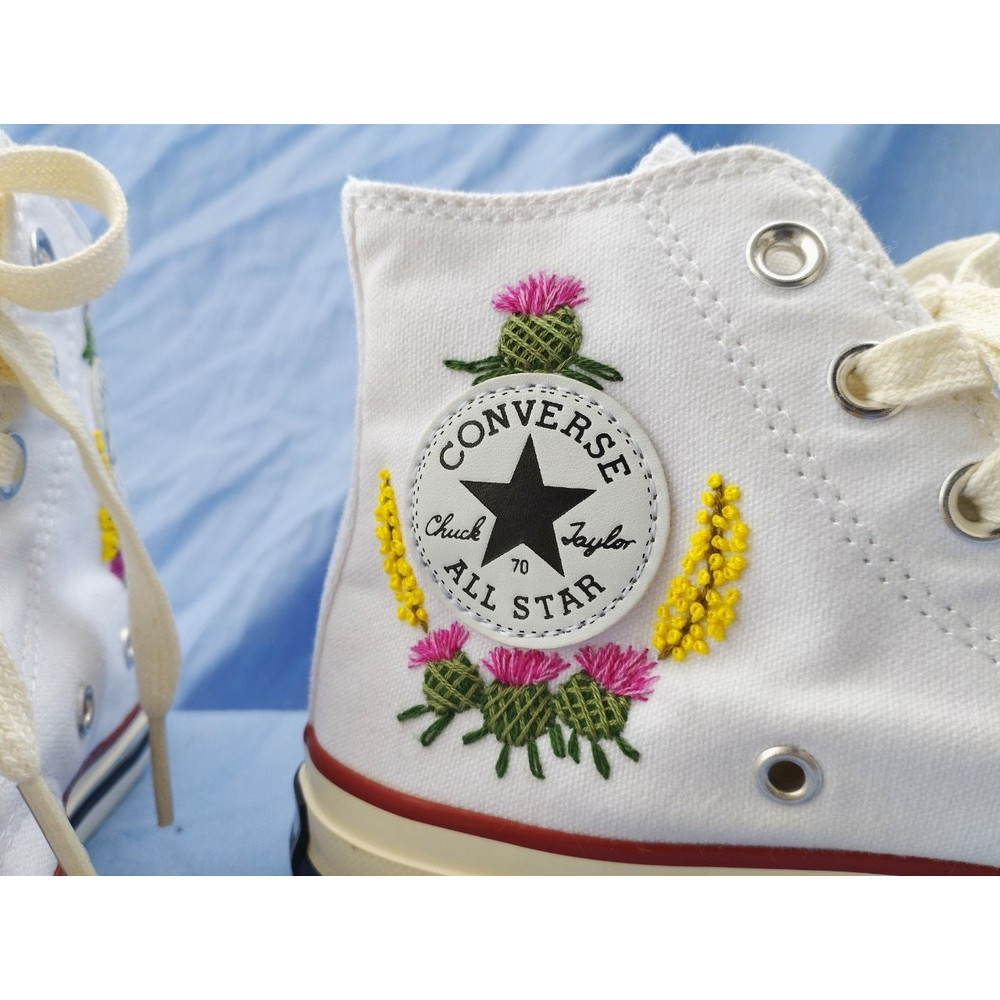 Custom Floral Embroidered Shoes, Handmade Embroidered Converse, Converse Custom, Converse Wreath Flower, Custom Flower Chuck Taylor 1970s - 4.jpg