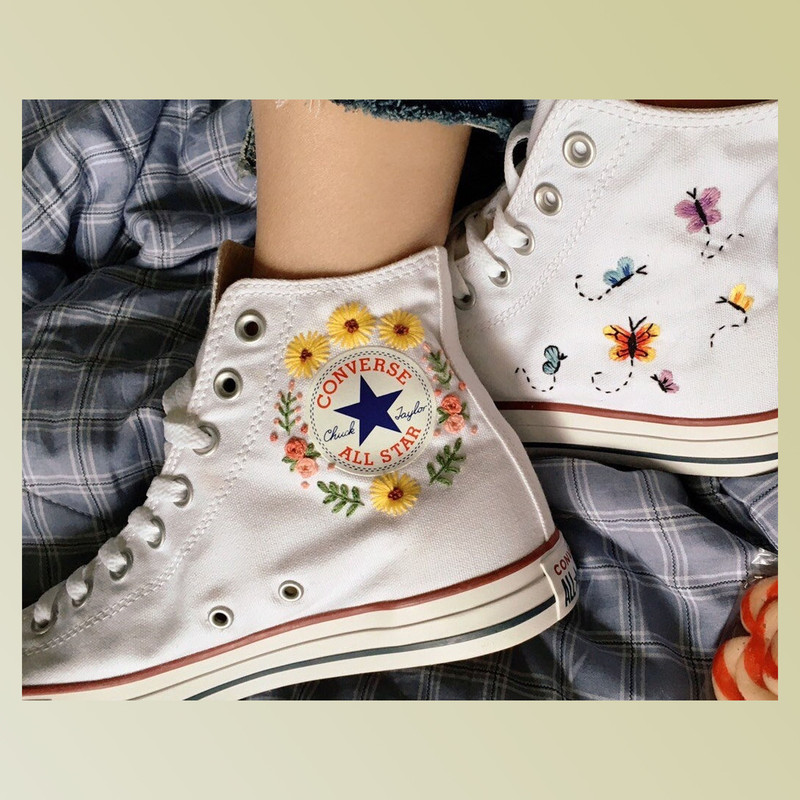 Custom Floral Embroidered Shoes, Handmade Embroidered Converse, Converse Custom, Converse Wreath Flower, Custom Flower Chuck Taylor 1970s - 1.jpg