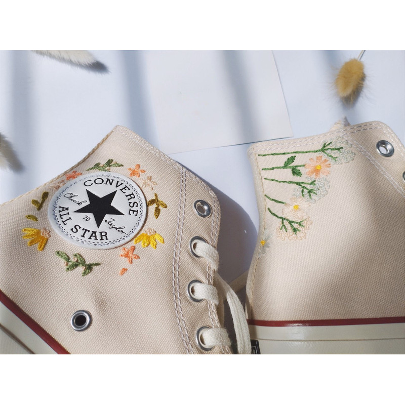 Custom Floral Embroidered Shoes, Handmade Embroidered Converse, Converse Custom, Converse Wreath Flower, Custom Flower Chuck Taylor 1970s - 4.jpg