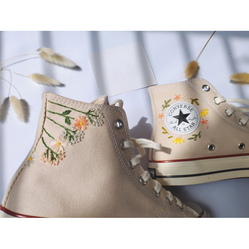 Custom Floral Embroidered Shoes, Handmade Embroidered Converse, Converse Custom, Converse Wreath Flower, Custom Flower Chuck Taylor 1970s - 6.jpg