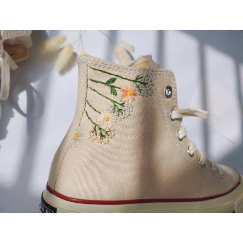 Custom Floral Embroidered Shoes, Handmade Embroidered Converse, Converse Custom, Converse Wreath Flower, Custom Flower Chuck Taylor 1970s - 7.jpg