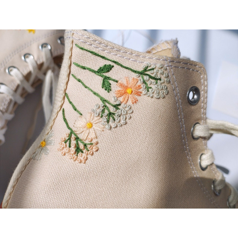 Custom Floral Embroidered Shoes, Handmade Embroidered Converse, Converse Custom, Converse Wreath Flower, Custom Flower Chuck Taylor 1970s - 8.jpg