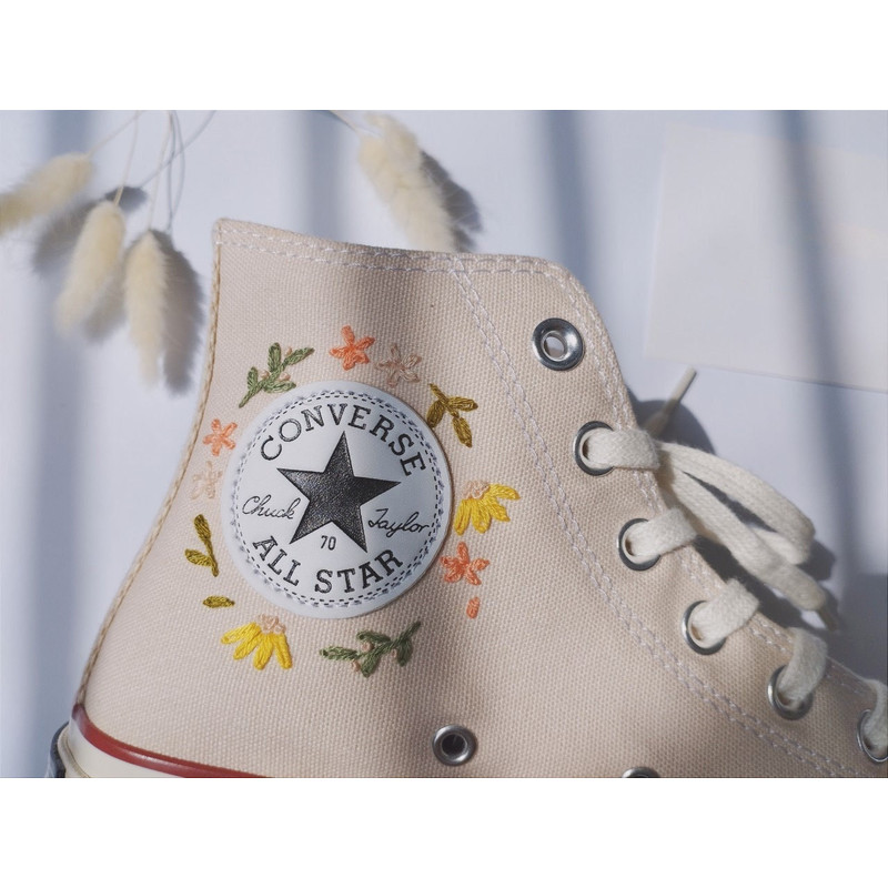 Custom Floral Embroidered Shoes, Handmade Embroidered Converse, Converse Custom, Converse Wreath Flower, Custom Flower Chuck Taylor 1970s - 9.jpg
