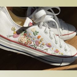 custom floral embroidered shoes, handmade embroidered converse, converse custom, converse wreath flower, custom flower c