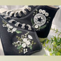 custom floral embroidered shoes, handmade embroidered converse, converse custom, converse wreath flower, custom flower c