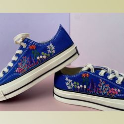 custom floral embroidered shoes, handmade embroidered converse, converse custom, converse wreath flower, custom flower c