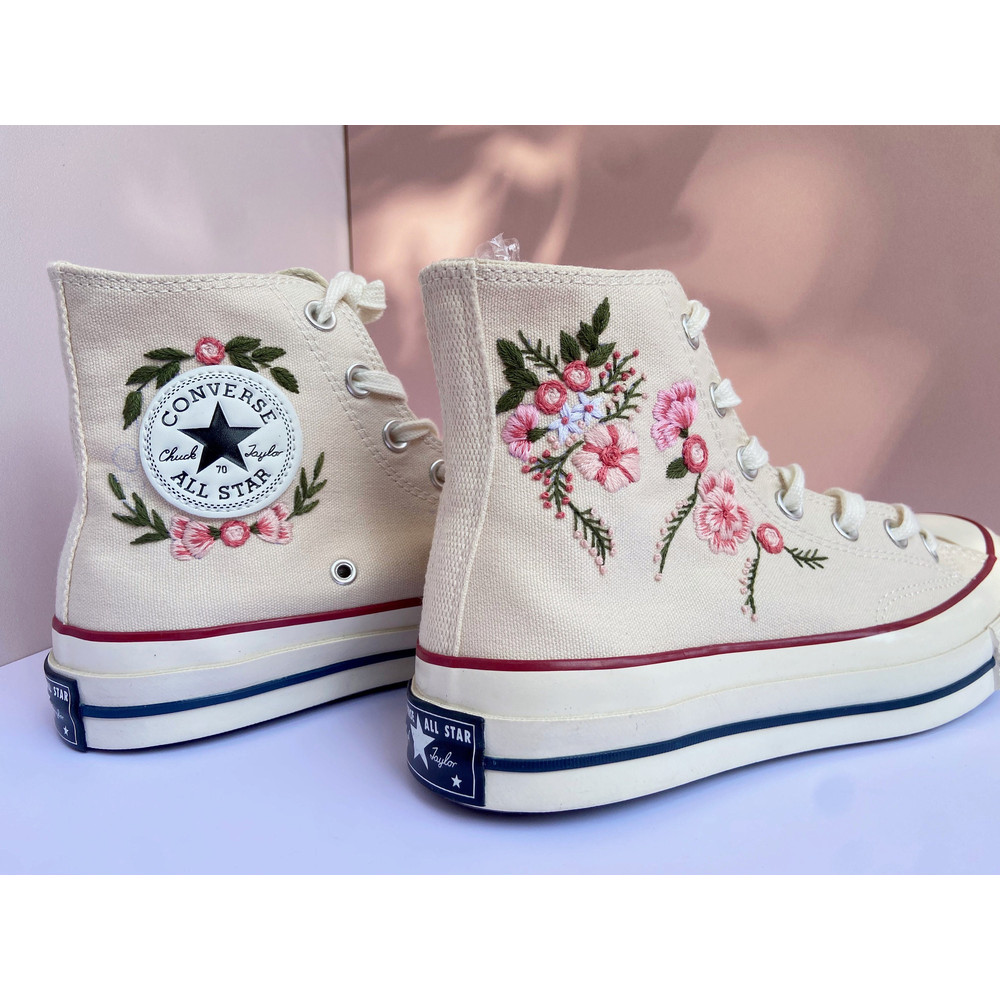 Custom Floral Embroidered Shoes, Handmade Embroidered Converse, Converse Custom, Converse Wreath Flower, Custom Flower Chuck Taylor 1970s - 2.jpg